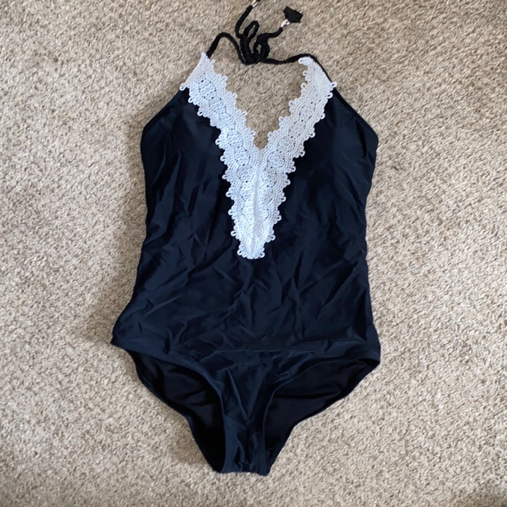 Swimsuit black and white